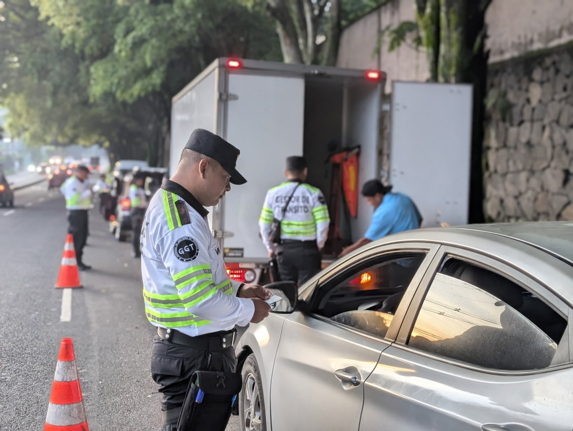 Conductor «imprudente» recibe siete sanciones que ascienden a $308.58 tras ser seguido por medio de sistema de videovigilancia