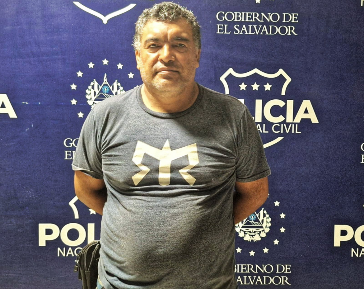 Capturan a sujeto grabado en video agredir a una mujer en Santa Ana