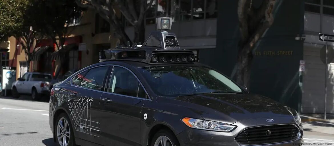 Estados Unidos quiere prohibir autos con tecnología de China y Rusia