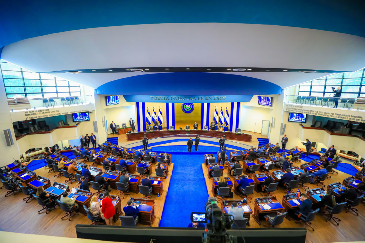 Diputados aprobaron observaciones del presidente Bukele a la Ley del Registro del Estado Familiar