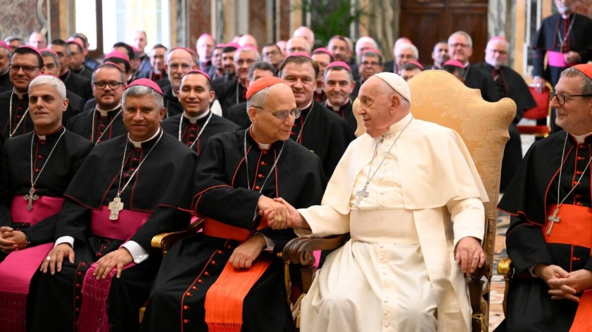 En el Vaticano se desarrolla un curso para obispos recién ordenados