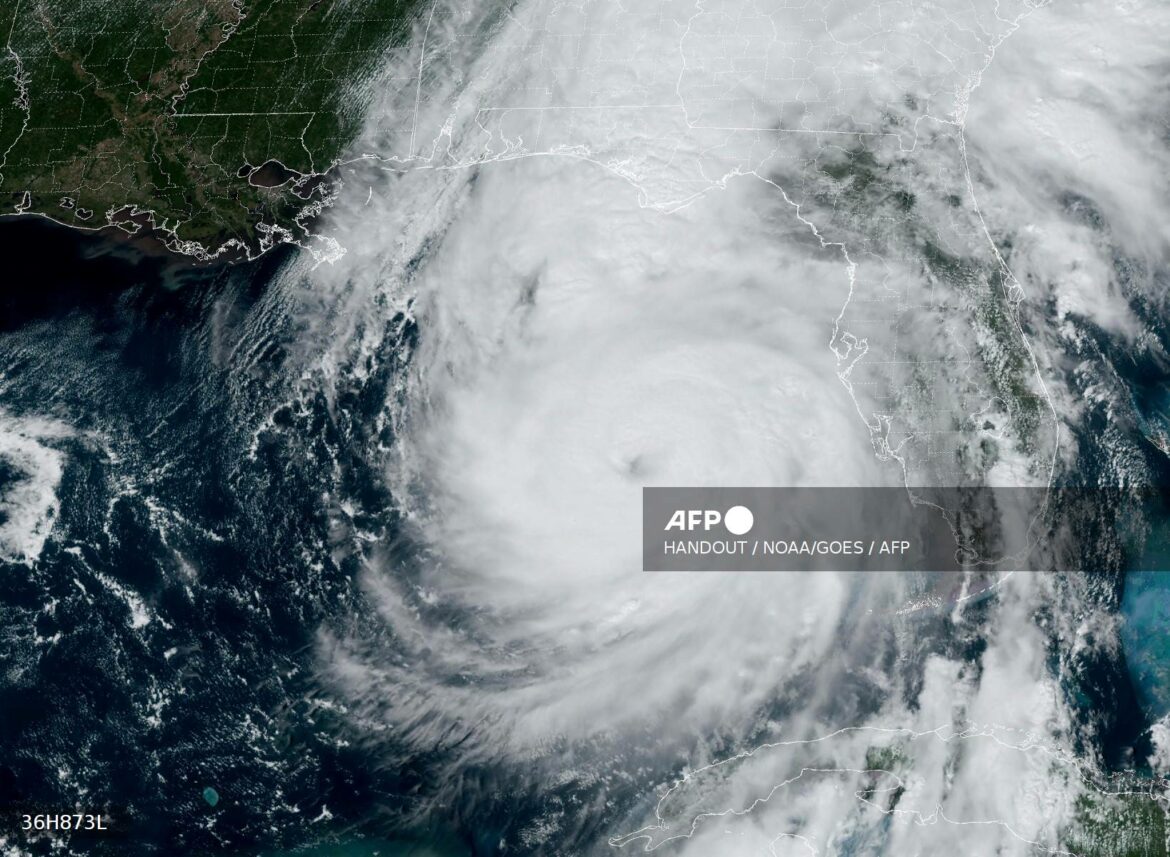 Huracán Helene se fortalece a categoría 4 en su avance hacia Florida
