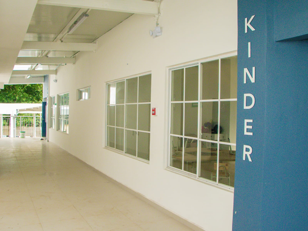 DOM entrega nuevo centro educativo en el cantón El Matazano, Santa Rosa Guachipilín