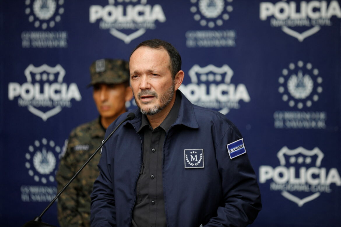 Ministro de Seguridad de El Salvador a CNN: «Nosotros no estamos matando pandilleros»