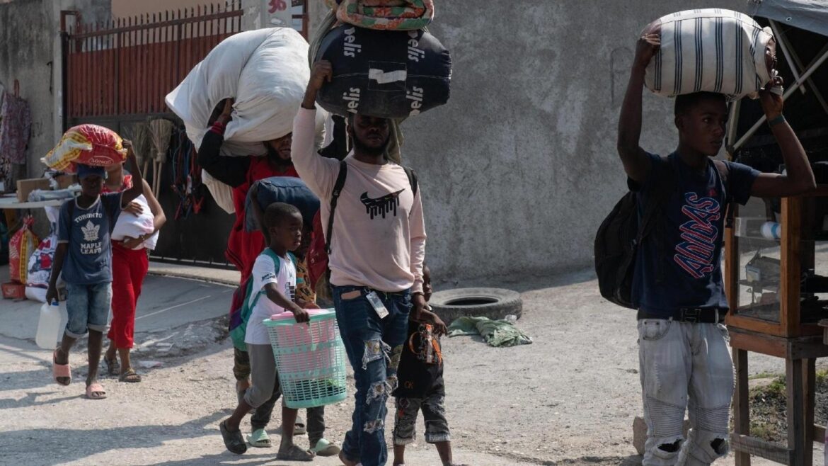Más de 700.000 desplazados en Haití, la mitad de ellos niños, según la ONU