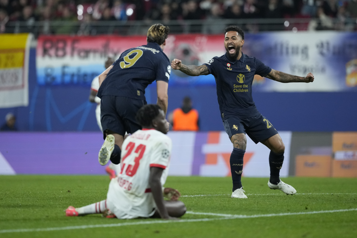 La Juve, con diez hombres, logra remontar ante Leipzig (3-2)
