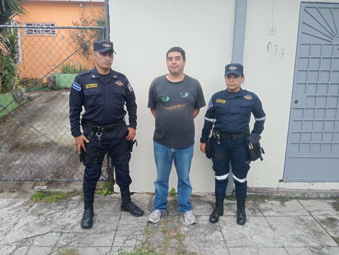 Capturan a sujeto que atropelló y lesionó a 3 peatones en Santa Tecla