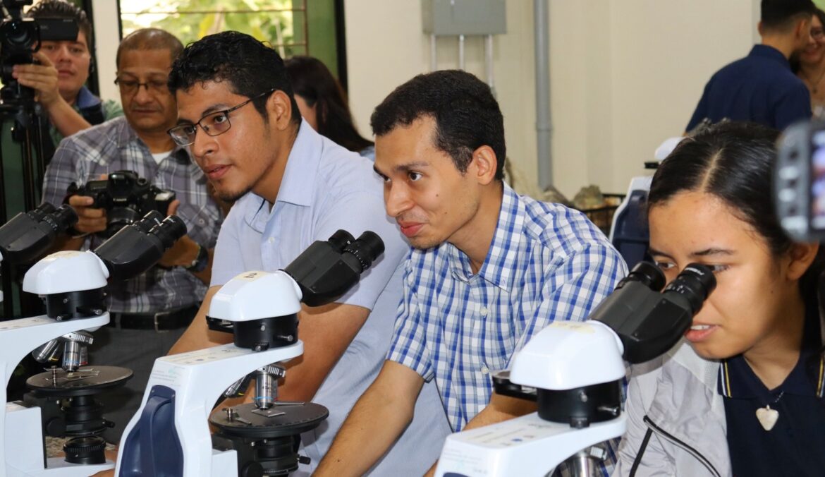 El Salvador cuenta con un nuevo laboratorio de geociencias con apoyo de Italia