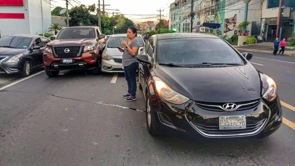 Accidentes de tránsito en Bulevar Venezuela y 25 Av. Norte