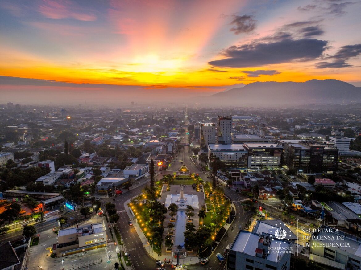 Ministra de Economía: “El Salvador vive una nueva historia, se ha creado un clima de negocios favorable para las inversiones y se tiene las puertas abiertas para todos”