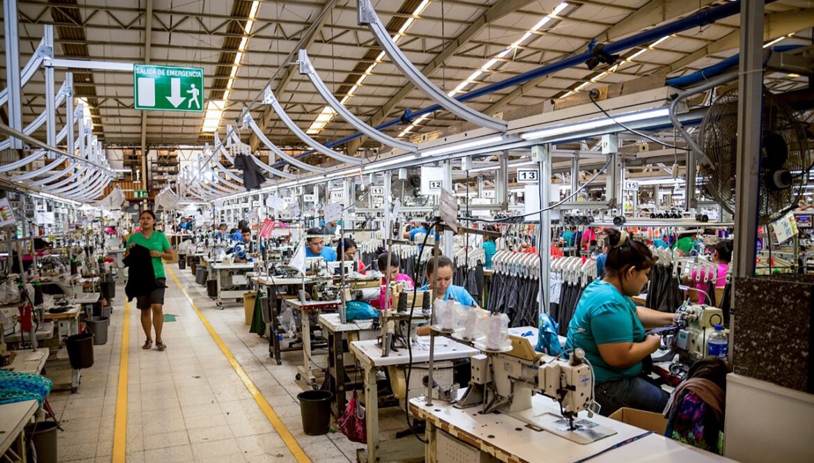 El desempleo en El Salvador está disminuyendo, según Gallup