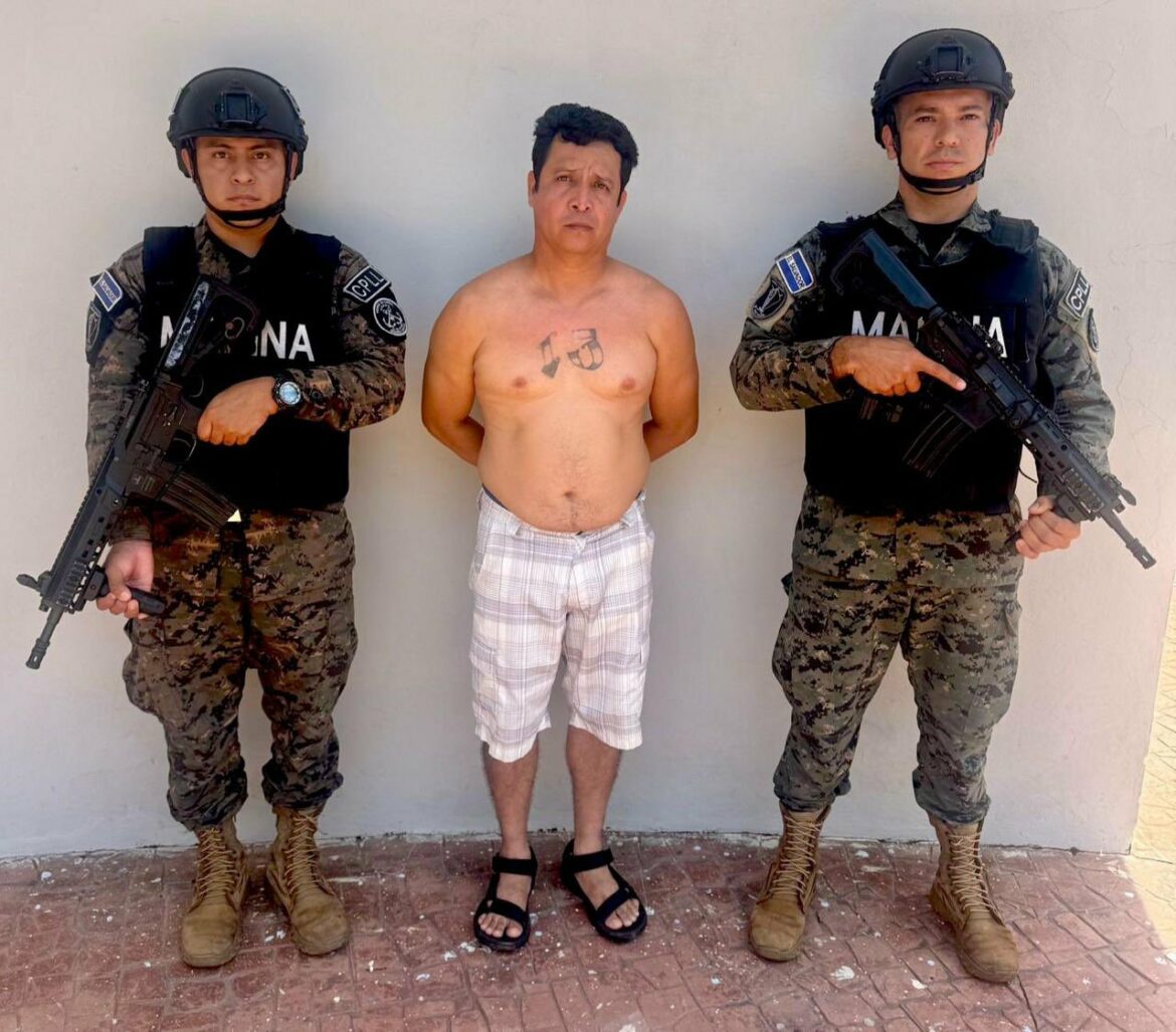 Marina Nacional ubica a pandillero de la MS-13 en el Malecón del Puerto de La Libertad