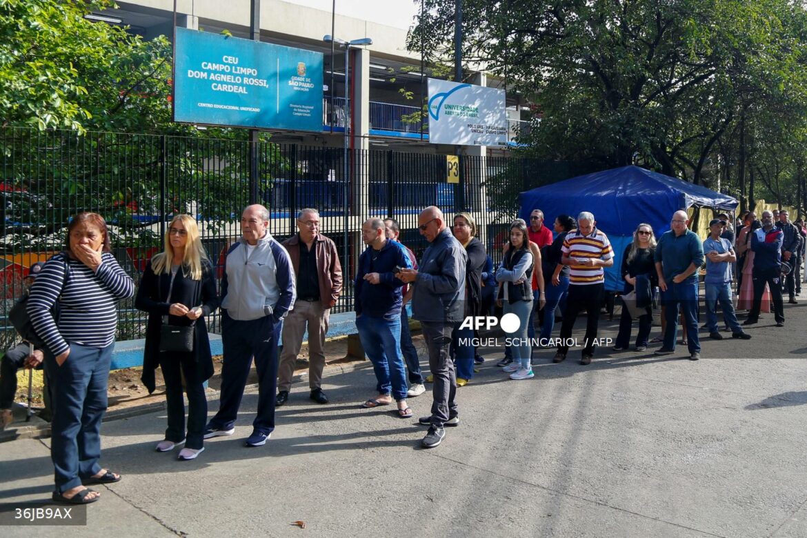Brasil vota en municipales con suspense en Sao Paulo por polémico candidato outsider
