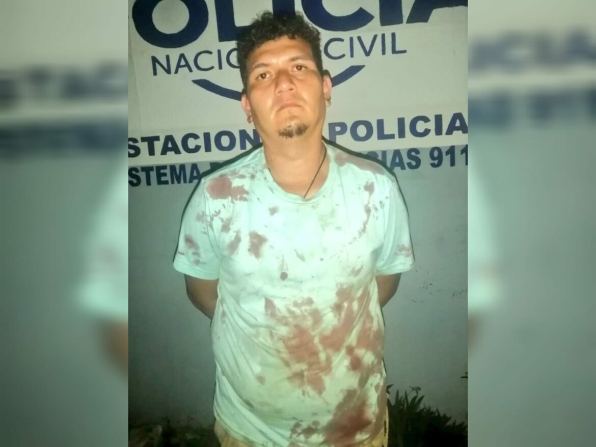 Capturan a sujeto que lesionó a otro hombre con un envase de vidrio mientras departían en un palenque