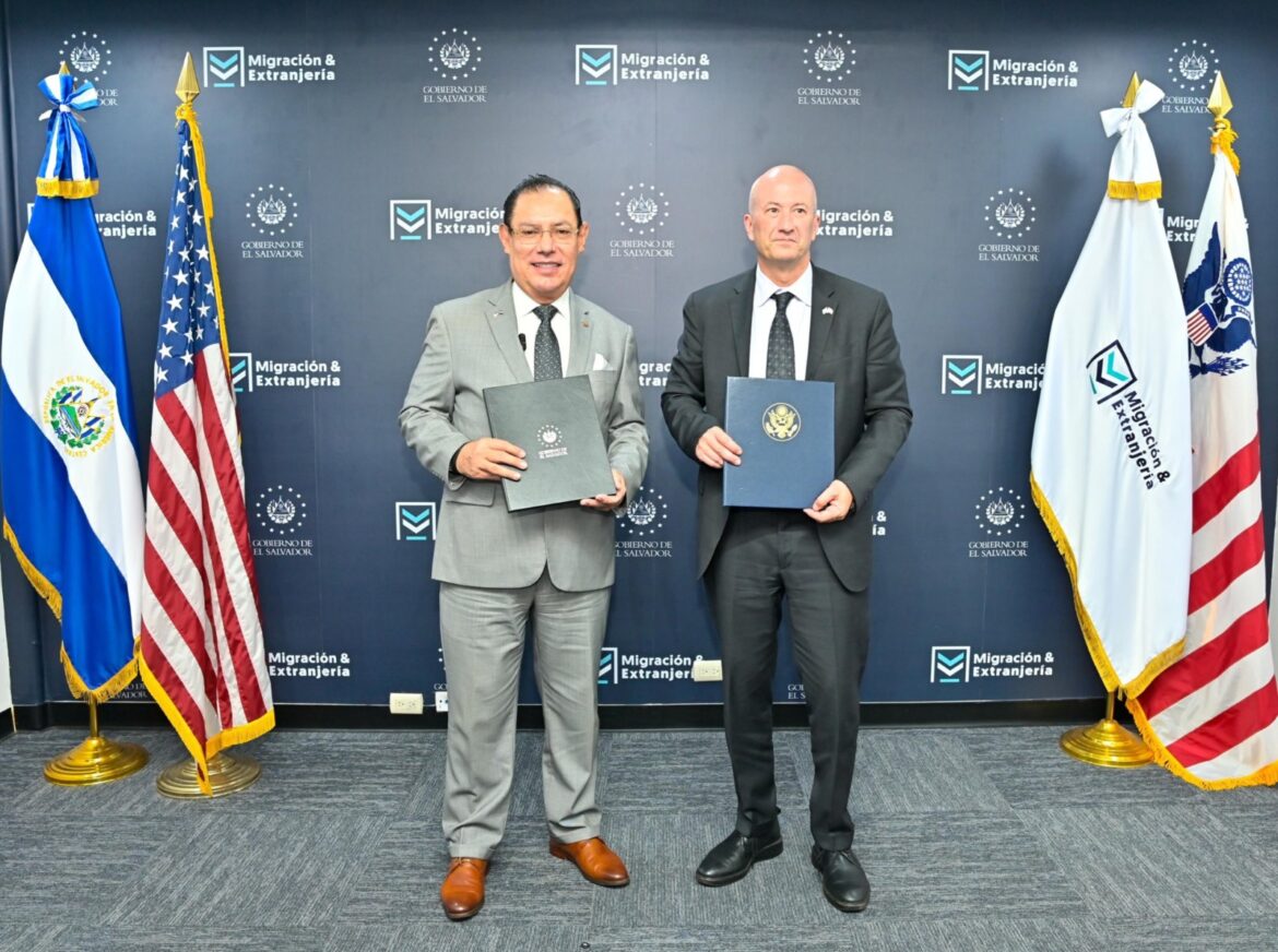 Aduanas y protección Fronteriza de EEUU y El Salvador firman importante memorándum de entendimiento