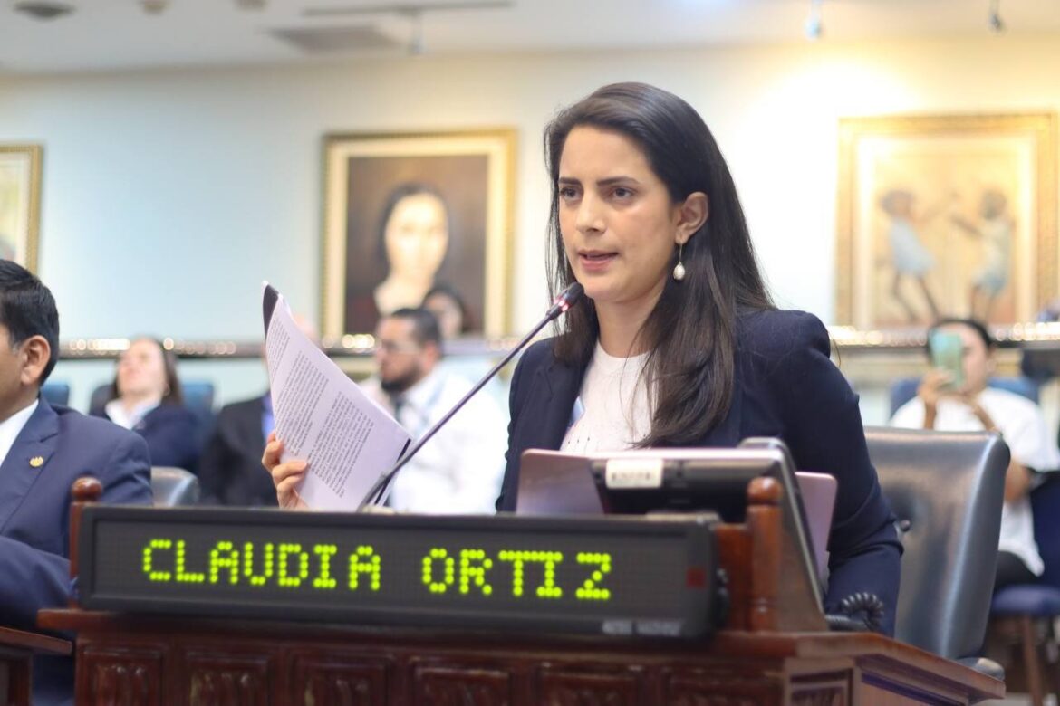 Claudia Ortiz responde a ANDES 21 de Junio tras afirmar «no quieren» partidos de oposición en marcha del 19 de octubre «yo les abro las puertas para que dialoguemos»