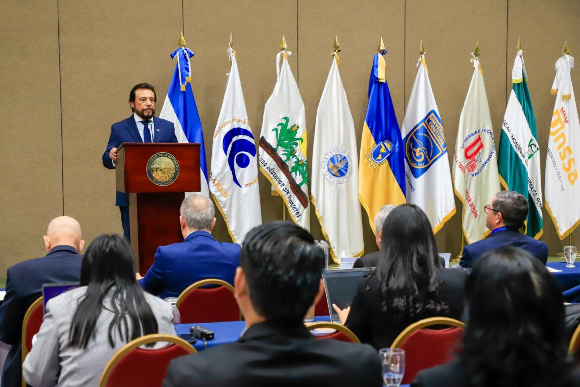 Vpdte. Ulloa participa en el 1er Congreso Científico Multidisciplinario de Educación Superior