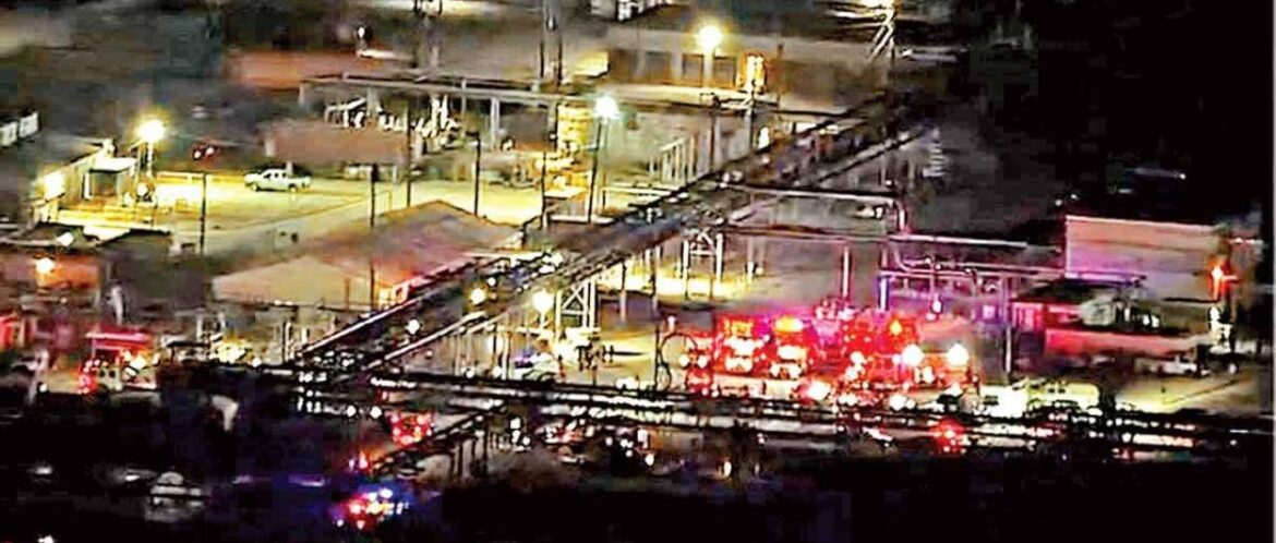 Dos muertos y 35 heridos por fuga de gas en refinería de mexicana Pemex en Texas