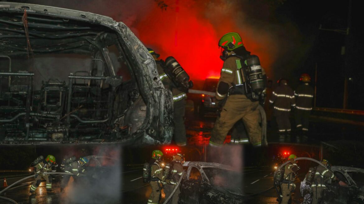 Bomberos extinguen incendio vehicular en carretera a Comalapa, Olocuilta