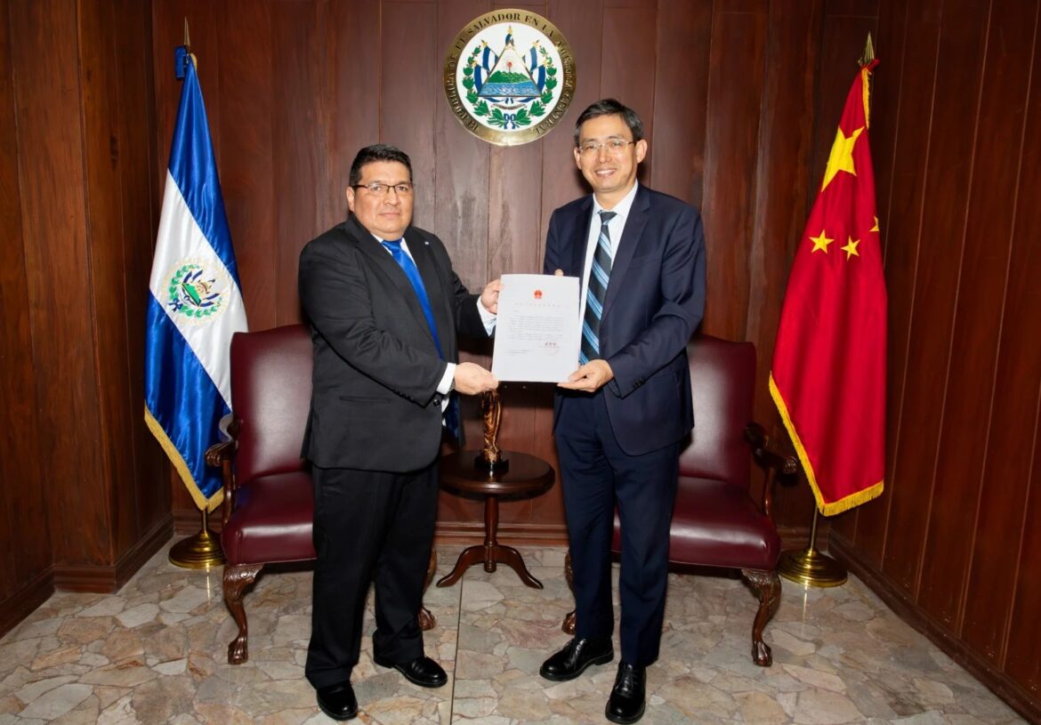 Presidente de la CSJ recibe visita del embajador de la República Popular China