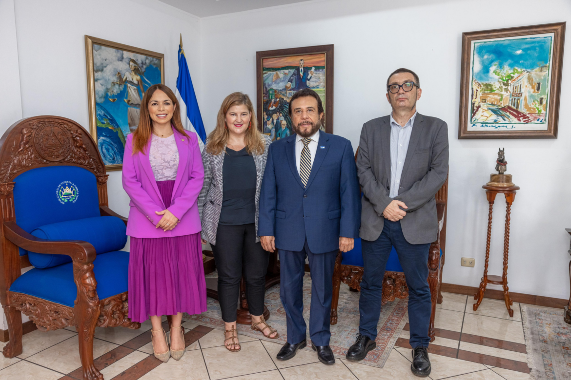 Vpdte. Ulloa reafirma su compromiso de promover la educación, generar oportunidades y bienestar social