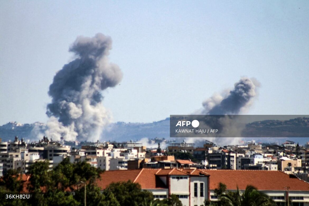 Israel bombardea dos edificios en el suburbio de Beirut