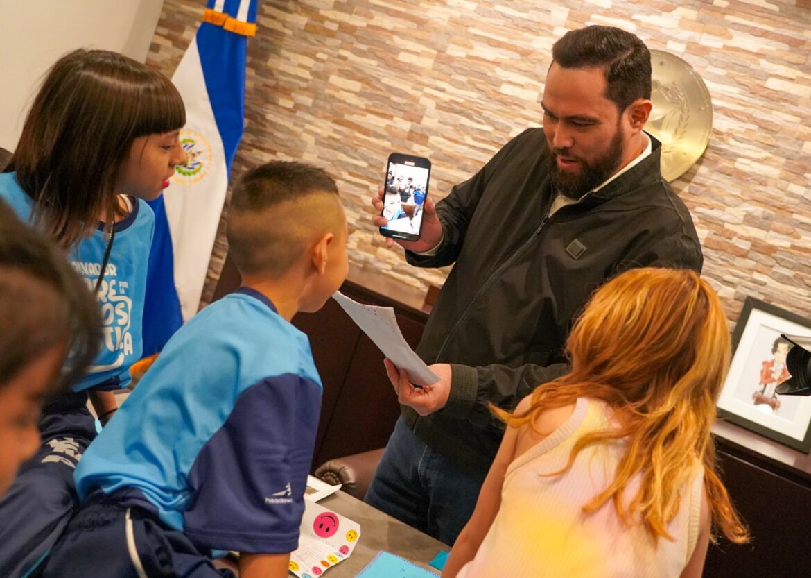 Alcaldía de San Salvador recaudó $31,710 para pacientes de la Fundación contra la Fibrosis Quística