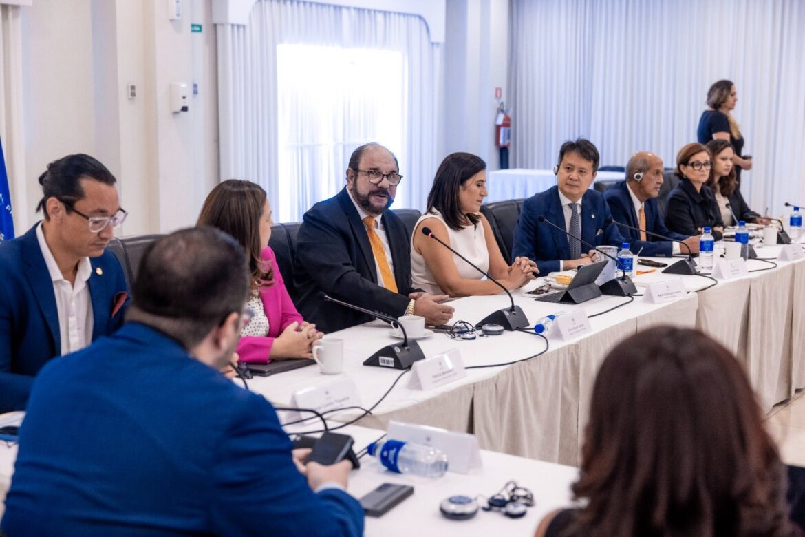 Reunión de Titulares de Políticas Económicas y de Propiedad Intelectual
