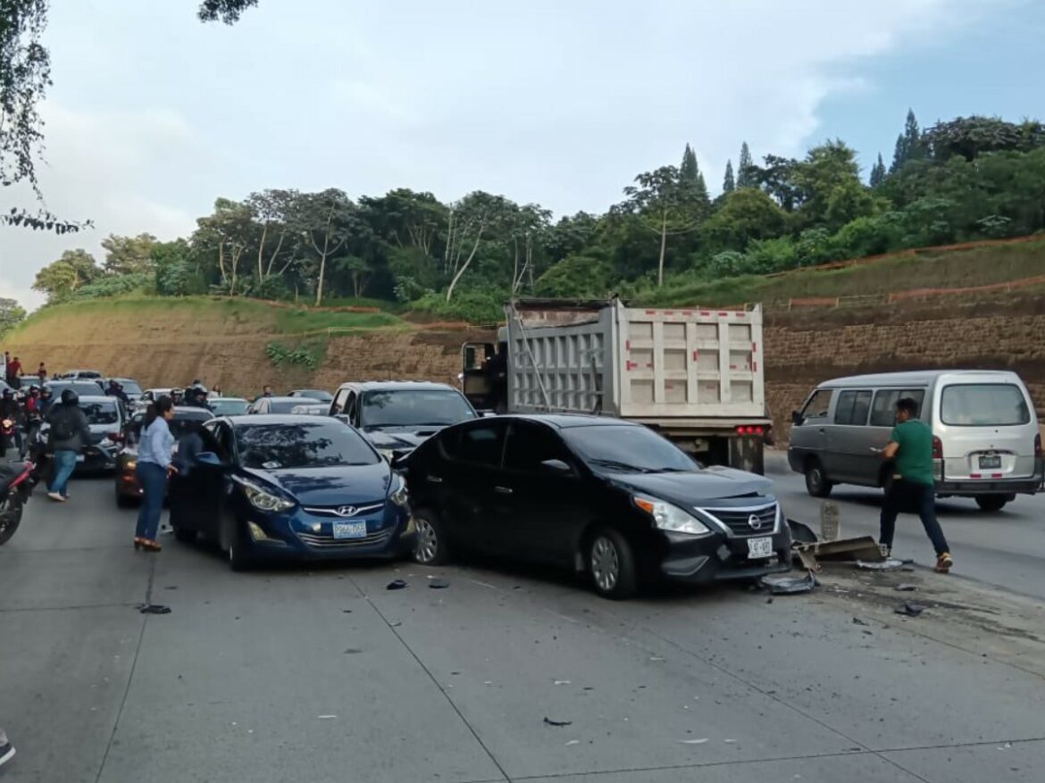 Un triple accidente de tránsito se registró en la carretera a Los Chorros