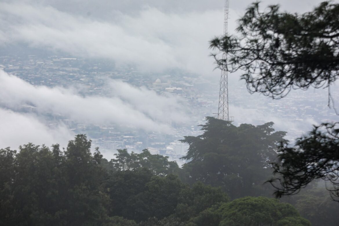 MARN prevé lluvias y tormentas para este martes 22 de octubre