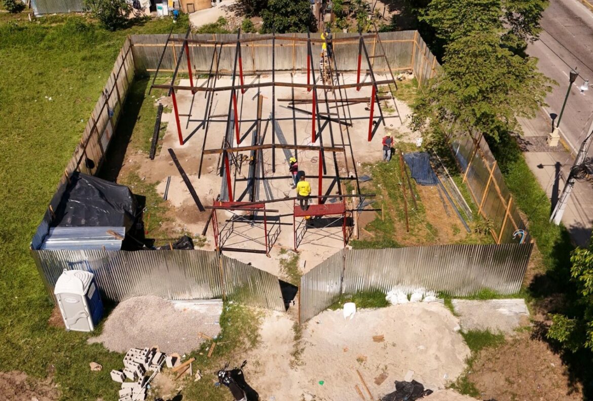 50 agromercados están en proceso de construcción, aseguró el ministro Romeo Rodríguez