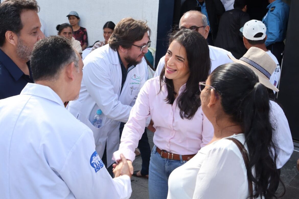 Dip. Claudia Ortiz acompañó al Colegio Médico, SIMETRISS y comunidades de COFOA en presentación de carta ante el Ministerio de Salud