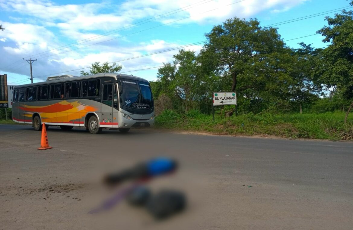 Un motociclista murió en un accidente de tránsito en el desvío de Moncagua, San Miguel