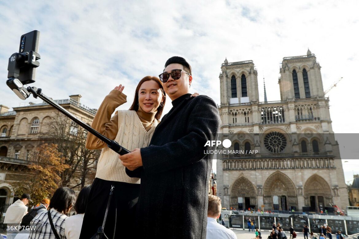 Francia estudia cobrar la entrada a la catedral de Notre Dame de París
