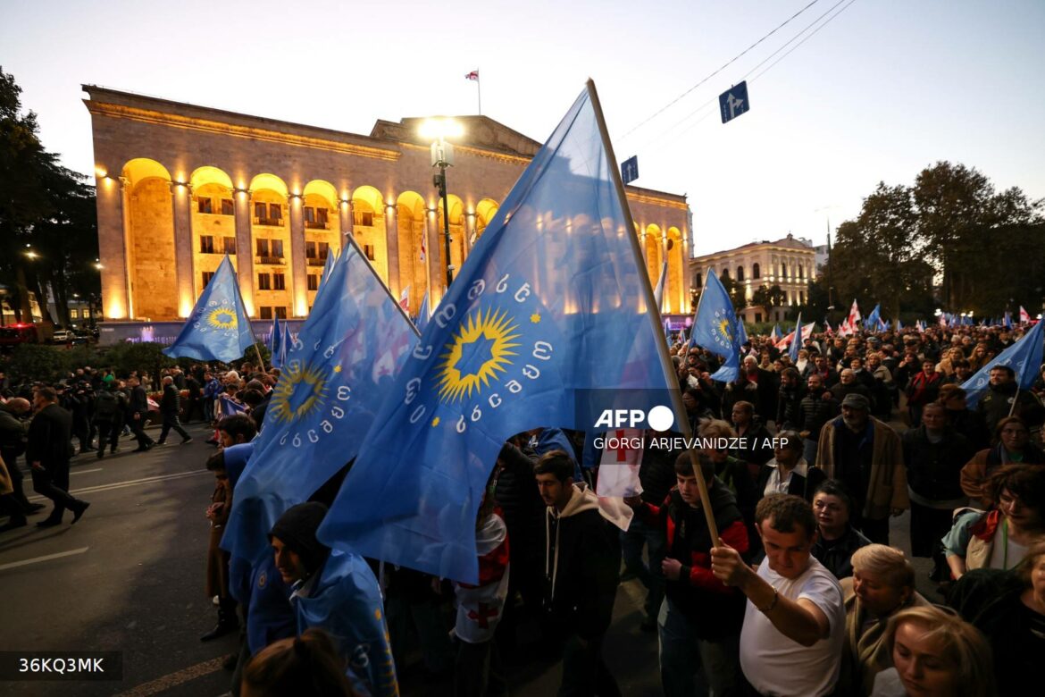 Georgia se prepara para votar en legislativas, en la encrucijada entre Rusia y Europa