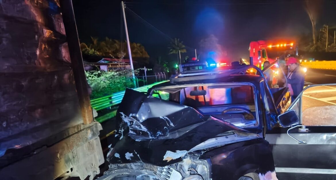 Dos muertos tras choque con la parte trasera de una cabezal