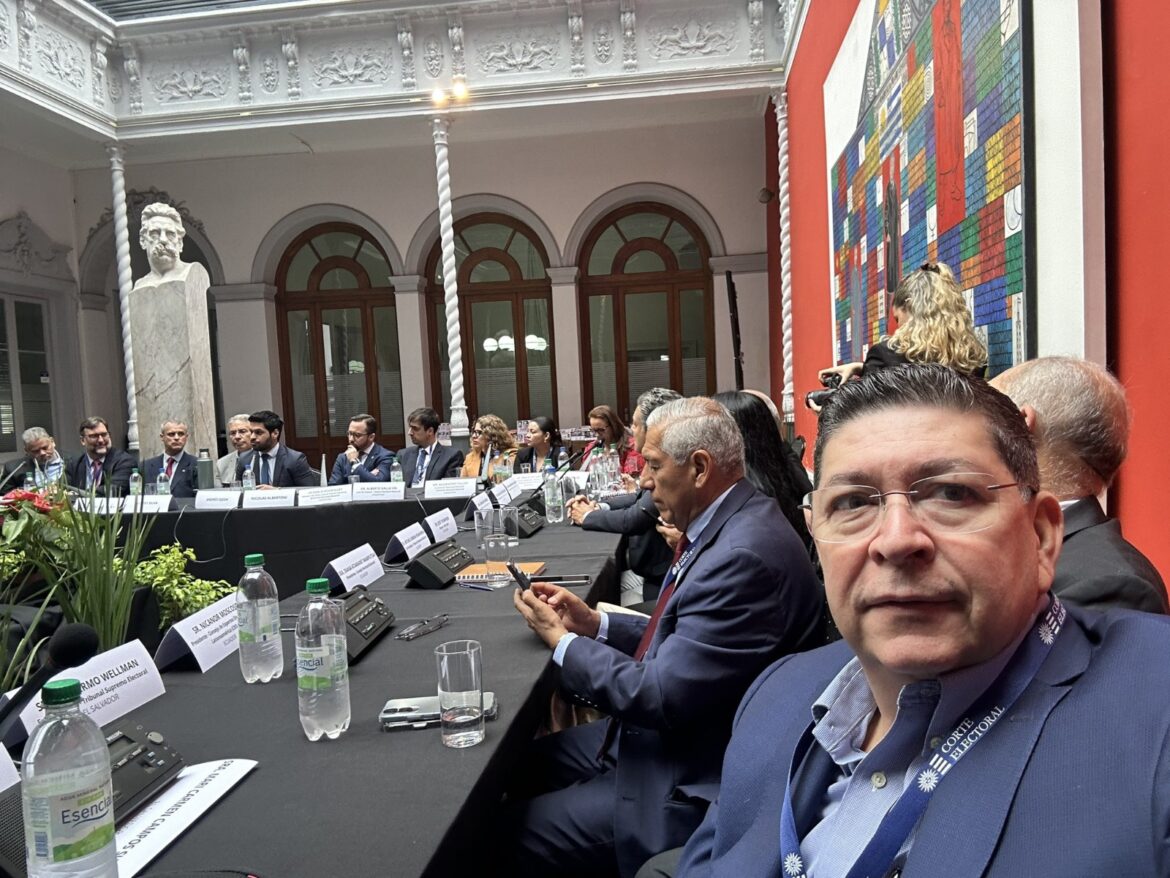 Analista Araujo se reúne con candidato presidencial de Uruguay, Andrés Ojeda