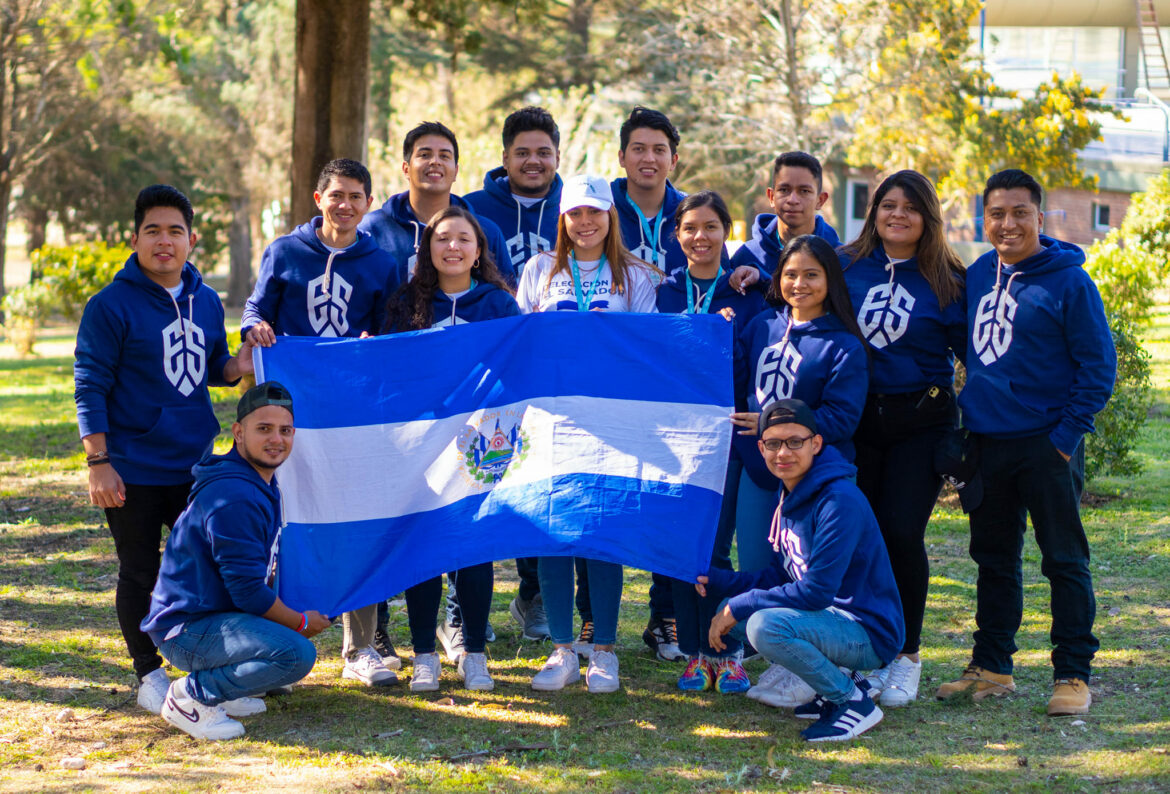 A qué países pueden aplicar los salvadoreños para becas en el extranjero y dónde aplicar