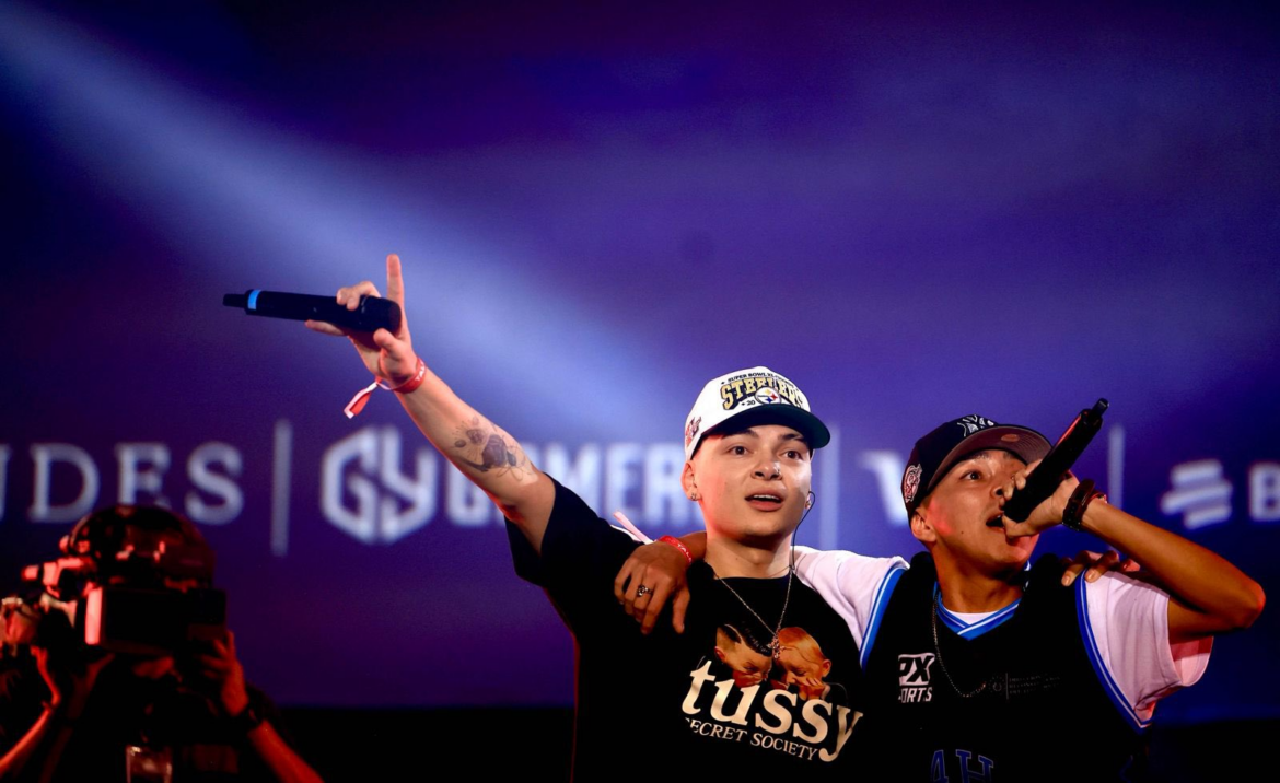 El rapero santaneco K-mikc y el argentino Cacha ganan la batalla 4H Freestyle del INDES Gamergy