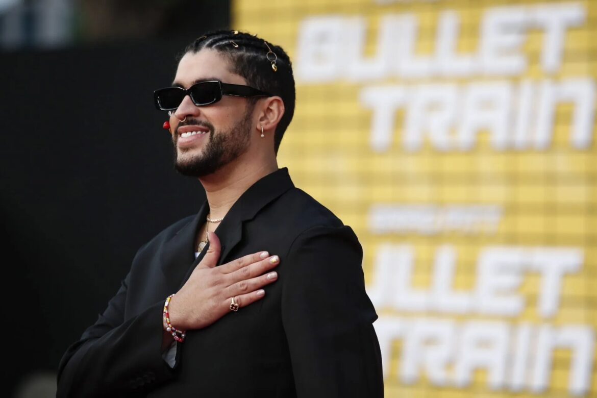 Bad Bunny muestra su apoyo a Kamala Harris y recuerda el mal trato de Trump a Puerto Rico