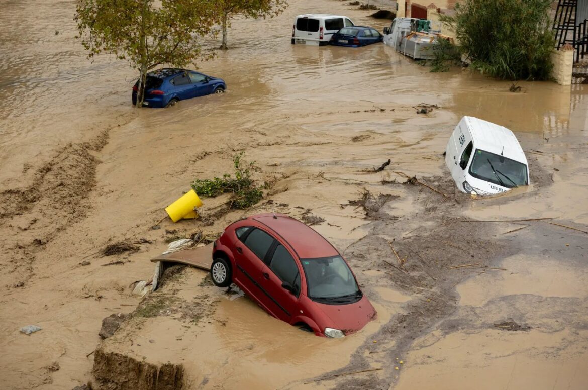 El temporal castiga el sur y el este de España: hay siete desaparecidos y cortes en AVE y carreteras