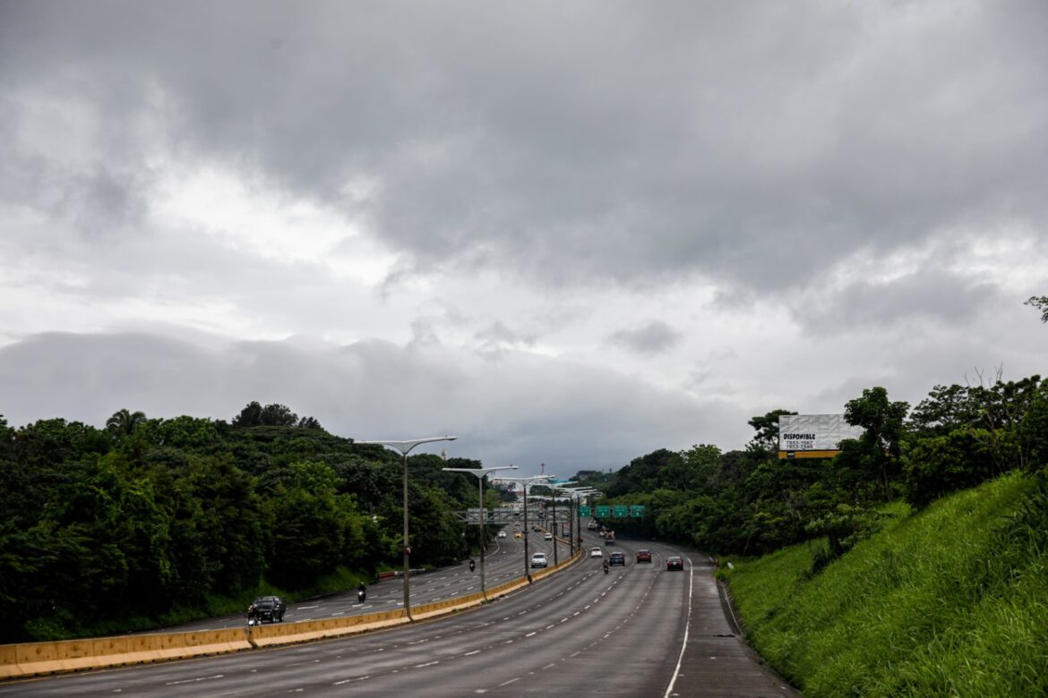 MARN prevé lluvias para este miércoles principalmente en las zonas central y occidental del país