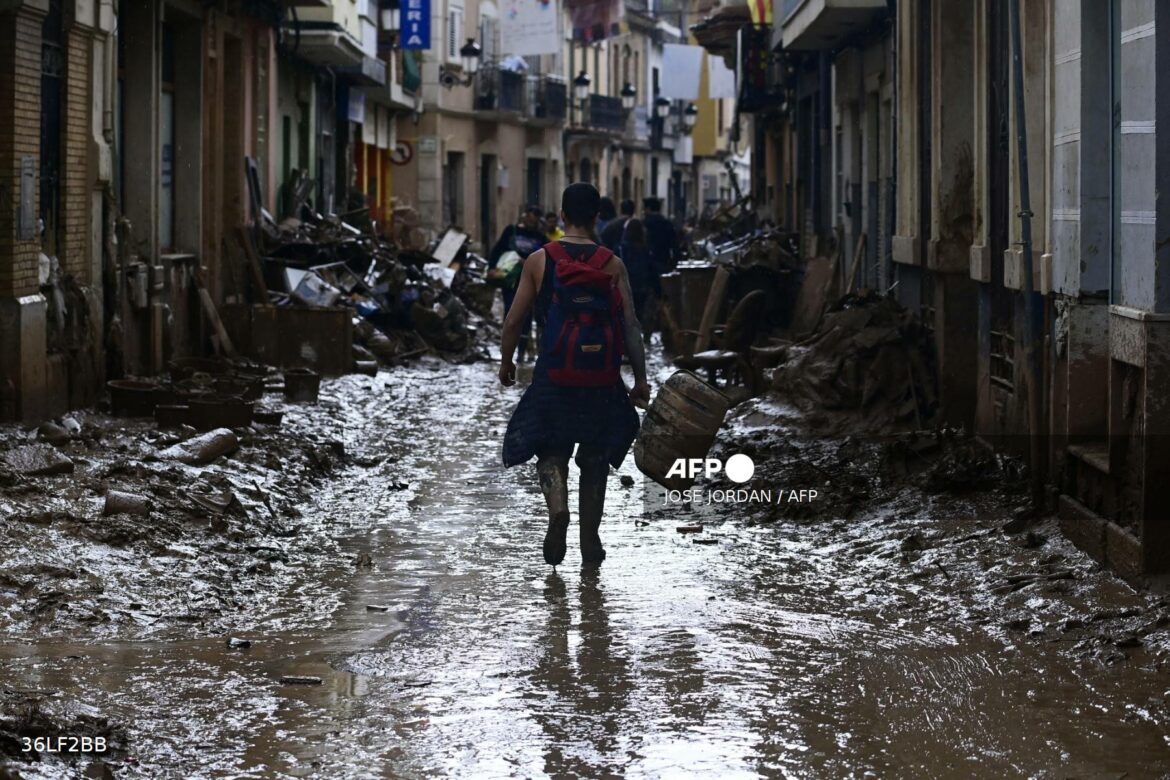 Continúa la búsqueda de más víctimas por las inundaciones en Valencia