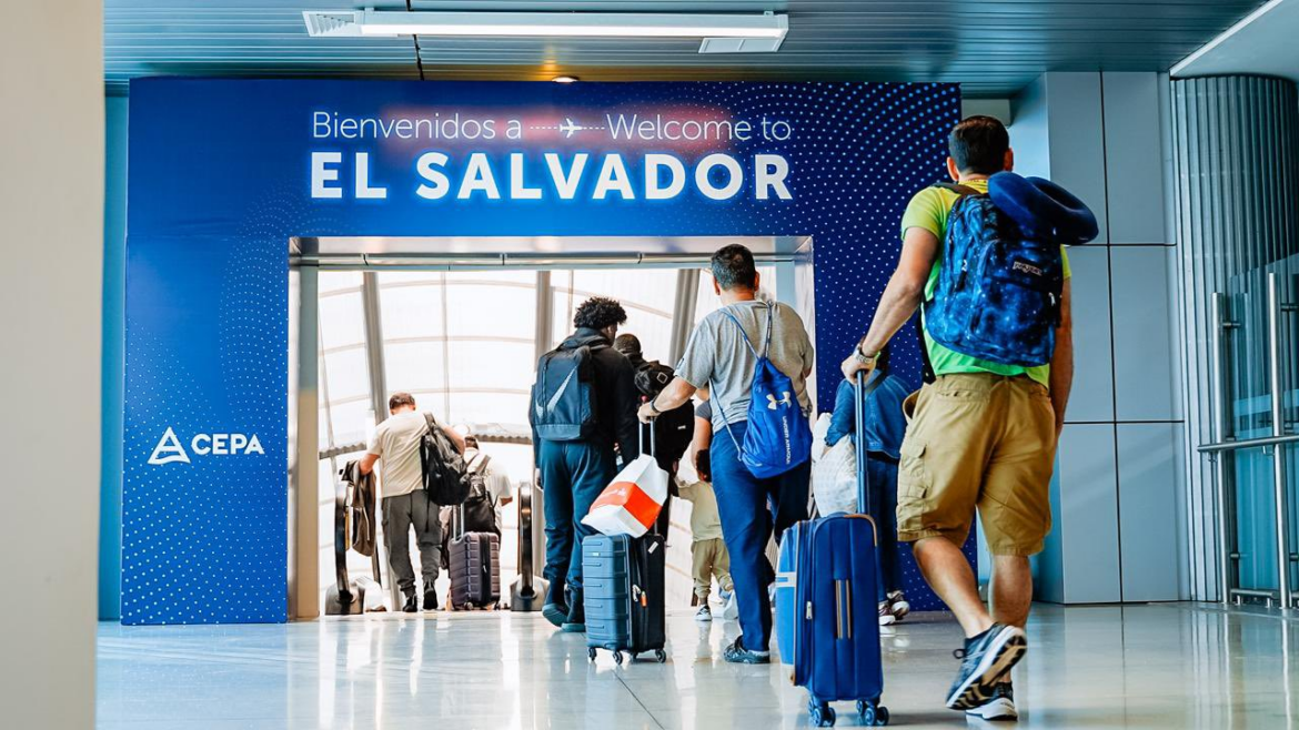 Diáspora podría ser exonerada de impuestos al ingresar artículos nuevos valuados en $3 mil