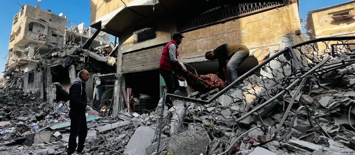 Casi 30 muertos en ataques israelíes contra Franja de Gaza