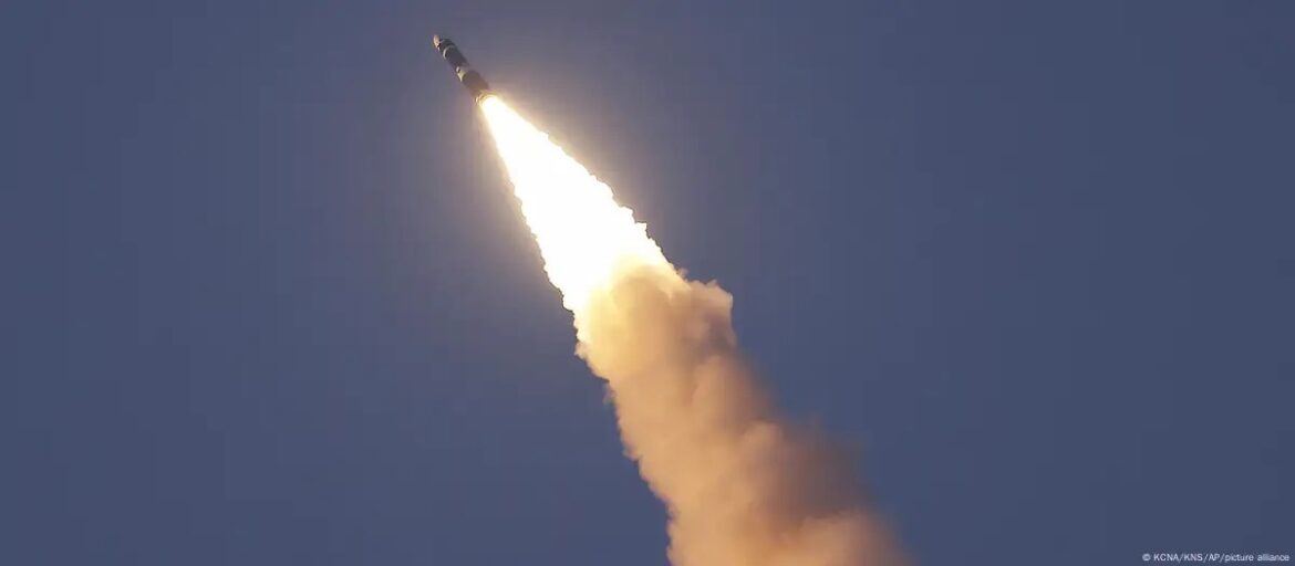 Corea del Norte lanza misiles hacia mar de Japón