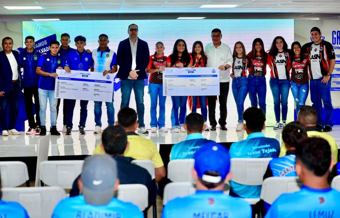 Reconocen a los equipos más destacados en la Gala de la Liga de Fútbol Playa Copa CEL 2024