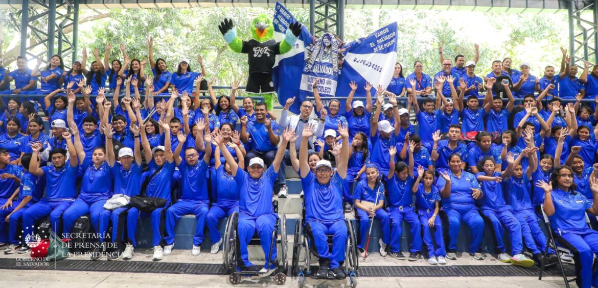 Entrega de pabellón nacional a los atletas de los XI Juegos Deportivos para Estudiantes con Discapacidad Codicader 2024