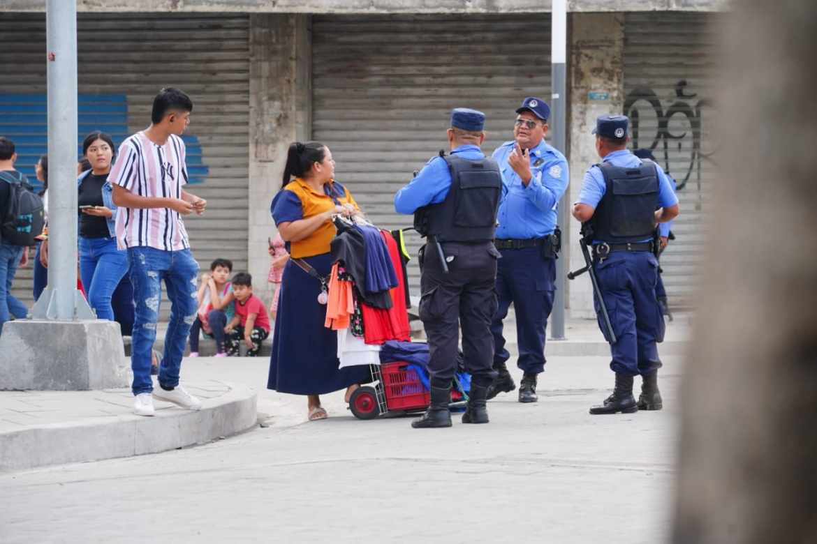 CAM «resguarda» mercadería de vendedores en el Centro Histórico de San Salvador