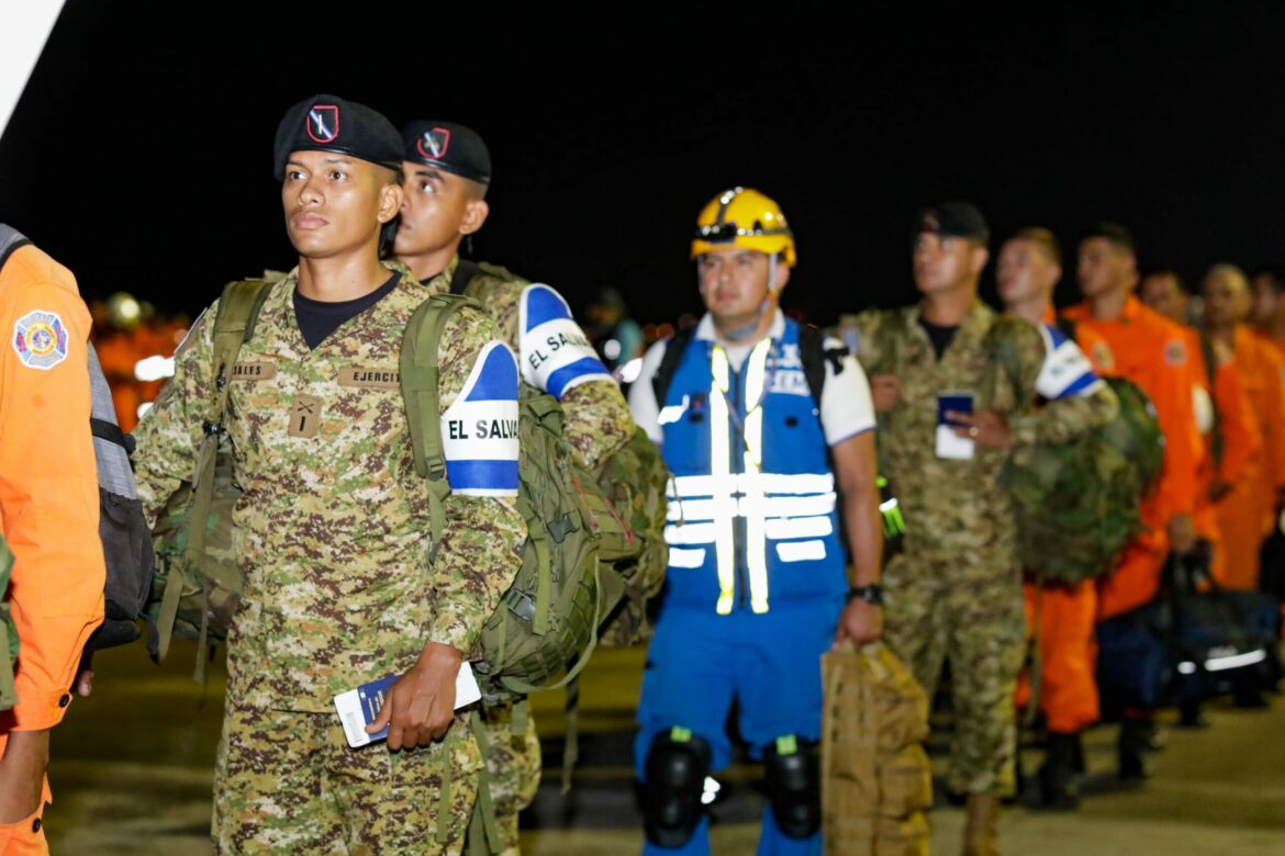 El Salvador envía ayuda humanitaria a Costa Rica por afectaciones del huracán Rafael